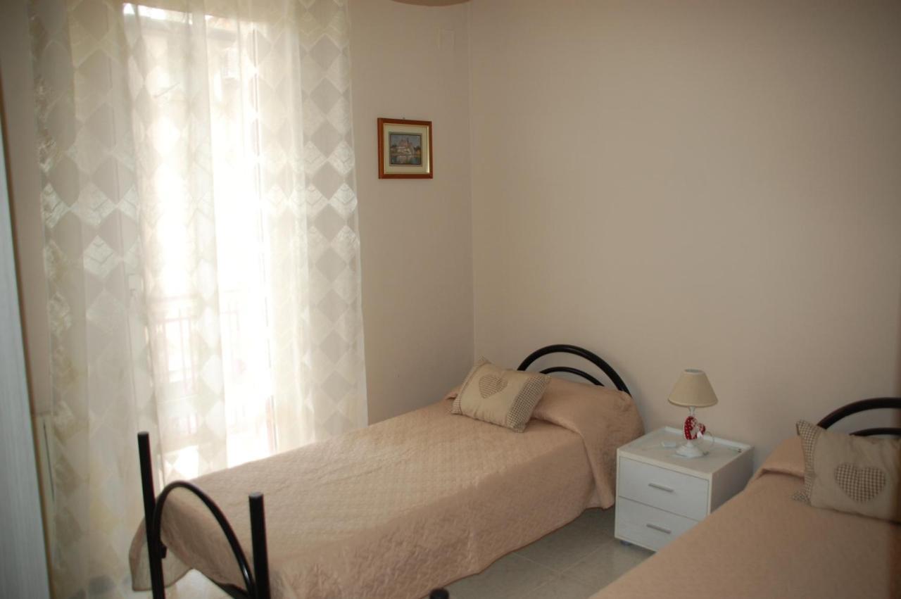 Appartamento "Rina Centro Sicilia" Pietraperzia ภายนอก รูปภาพ