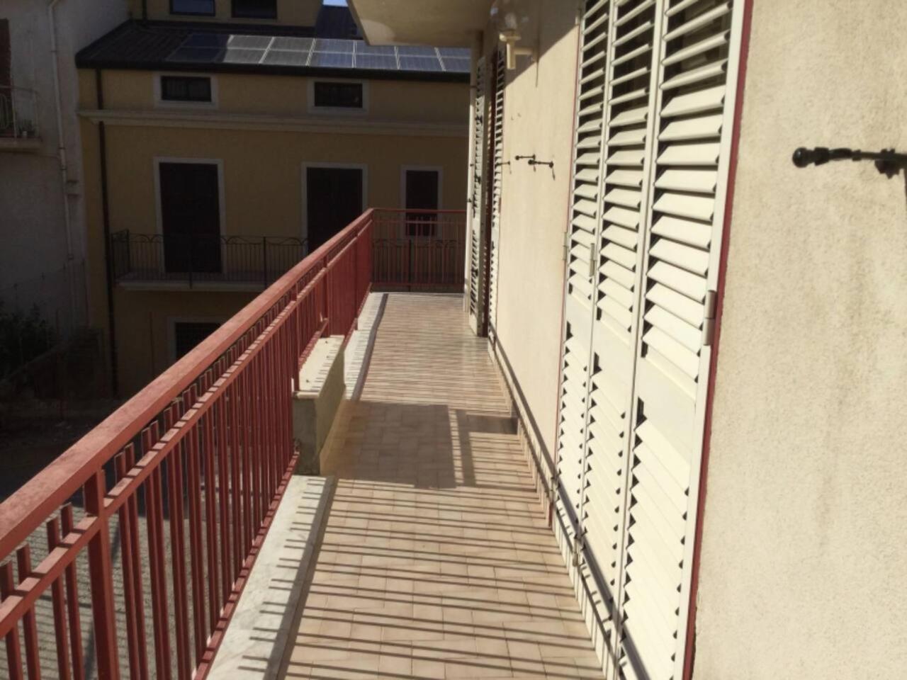 Appartamento "Rina Centro Sicilia" Pietraperzia ภายนอก รูปภาพ