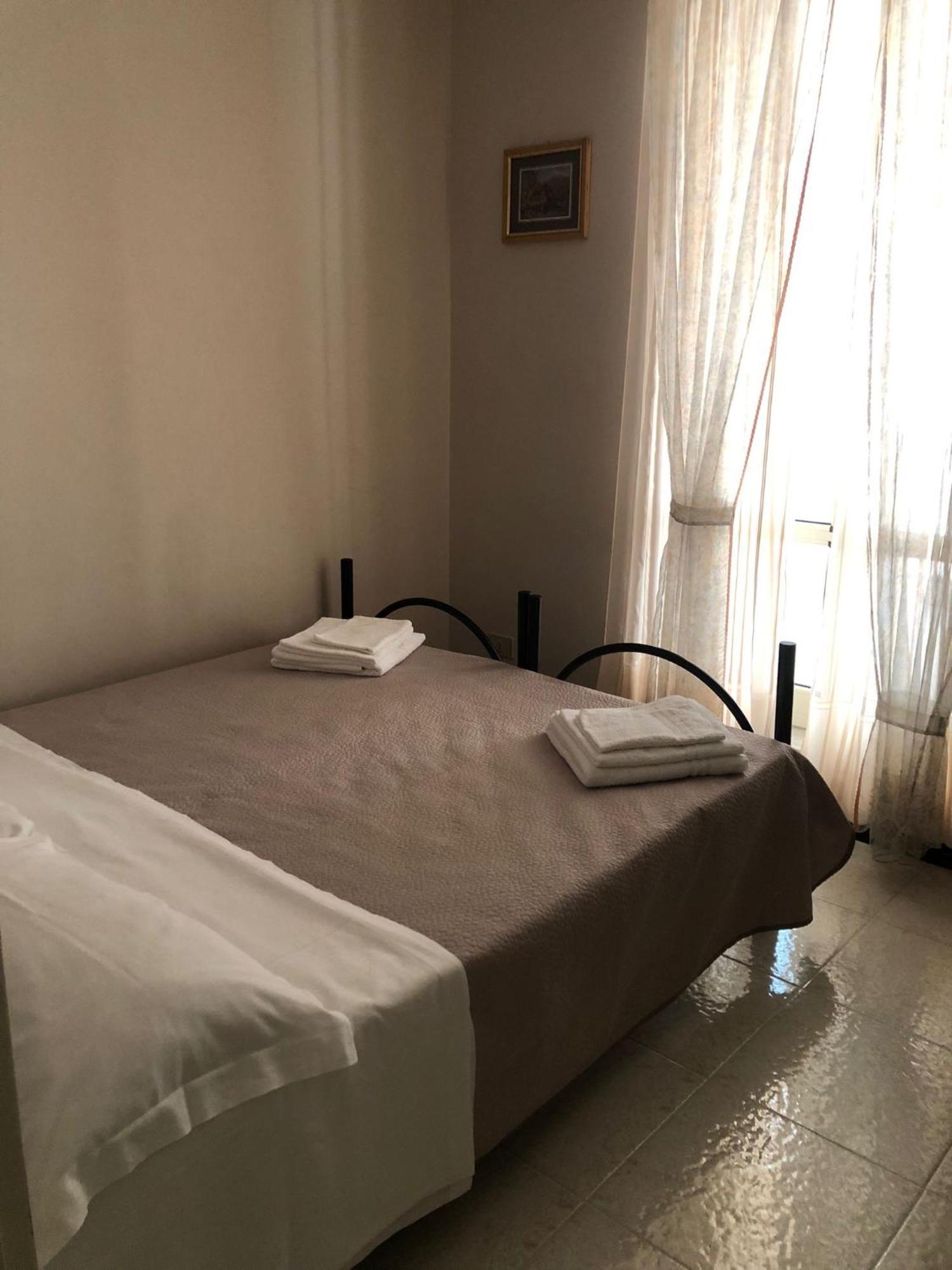 Appartamento "Rina Centro Sicilia" Pietraperzia ภายนอก รูปภาพ